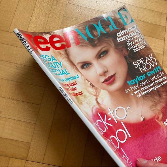 Taylor Swift Teen Vogue magazine cover August 2011 — Rare collectible item - Picture 2 of 6